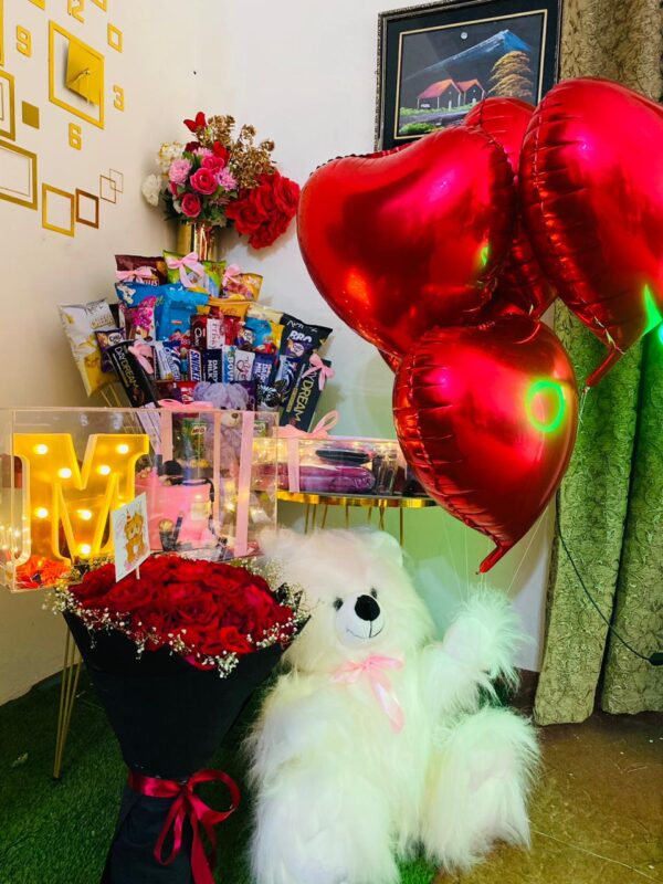 Buy Anniversary Gift Hampers