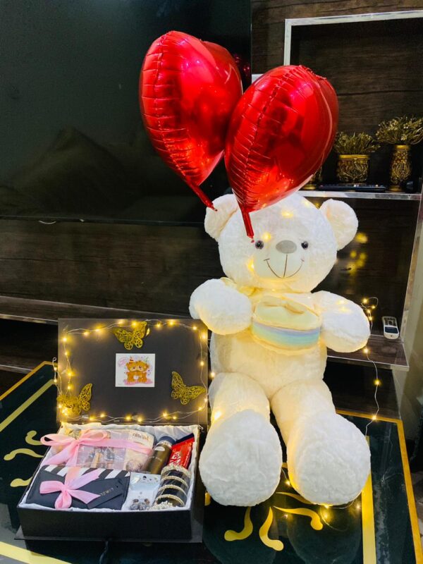 Birthday Surprised delivery in Pakistan