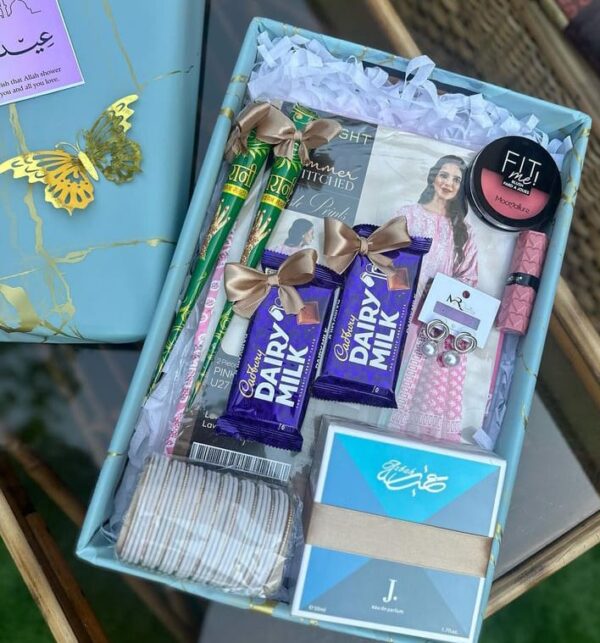 Anniversary Celebration Gifts | Online Delivery Sargodha Pakistan