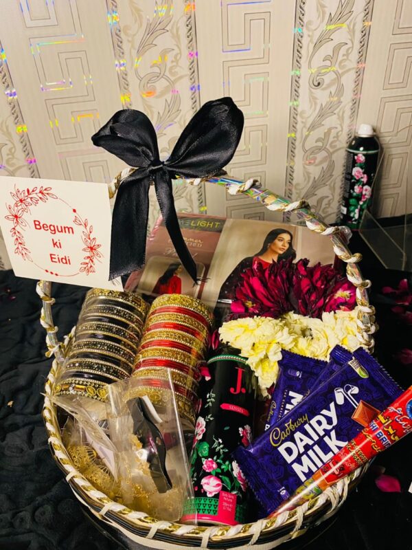 Unique Anniversary Surprises | flower & gift shop in Kasur Pakistan