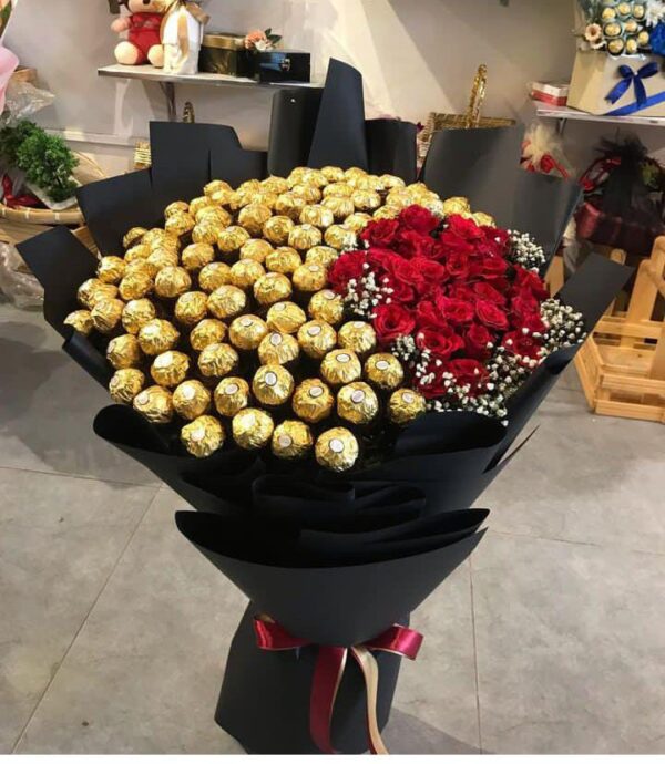 Exclusive New Year Gifts Delivery in Larkana | bloomex.pk