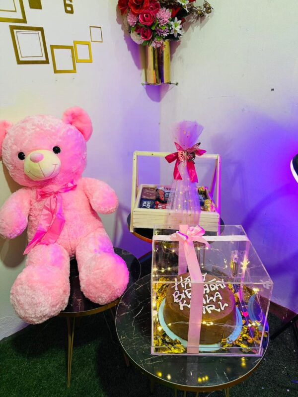 Premium New Year Gifts | Gift Hamper delivery in Sukkur
