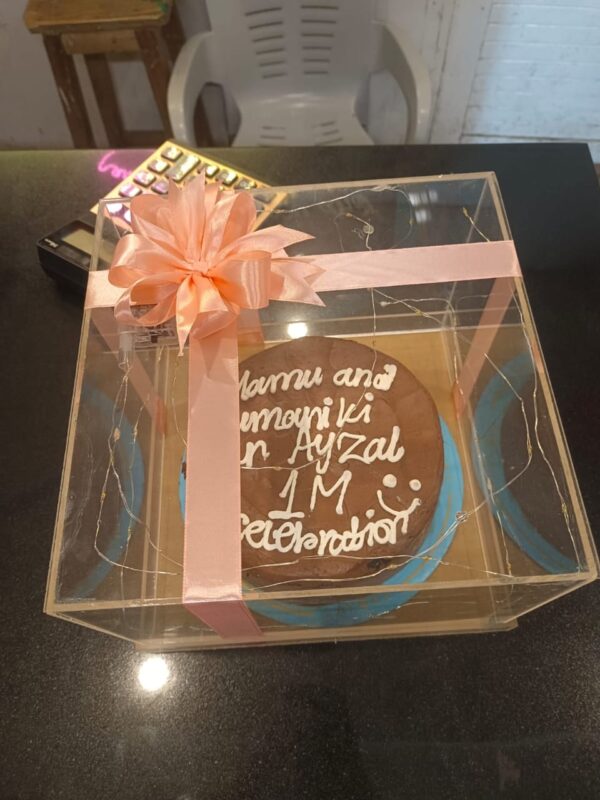 Layers Cake In Acrylic Box
