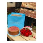 Layers Cake with Flower Bouquet