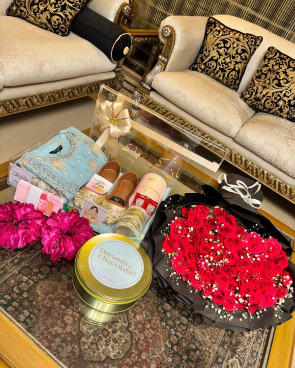 Happy Valentine Day Gifts Hamper
