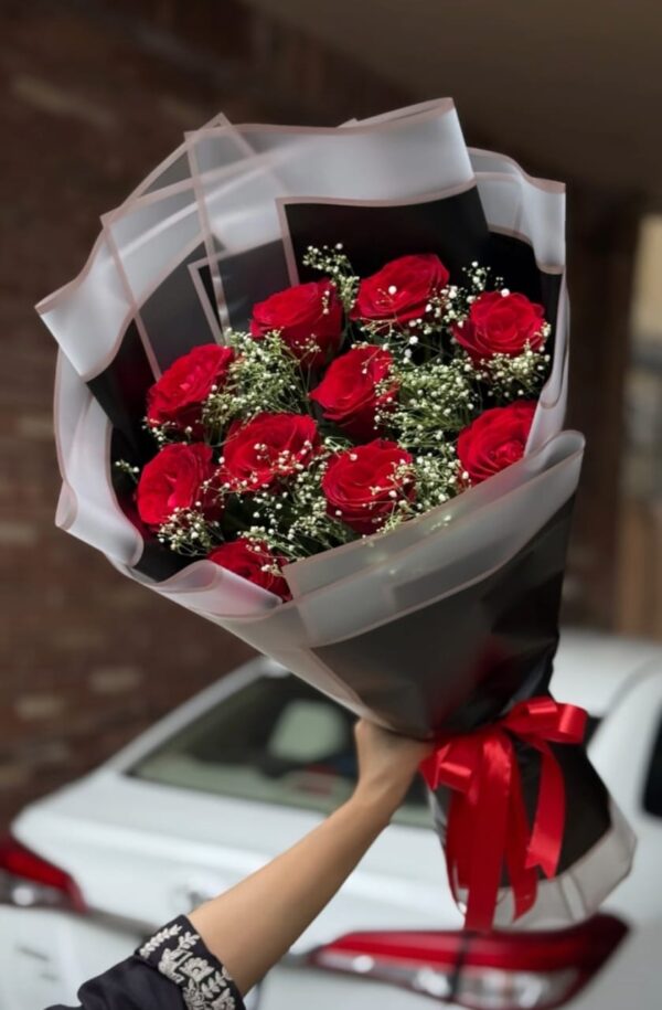 Flowers for Girlfriend Day - Valentine Day Flower Delivery In LHR