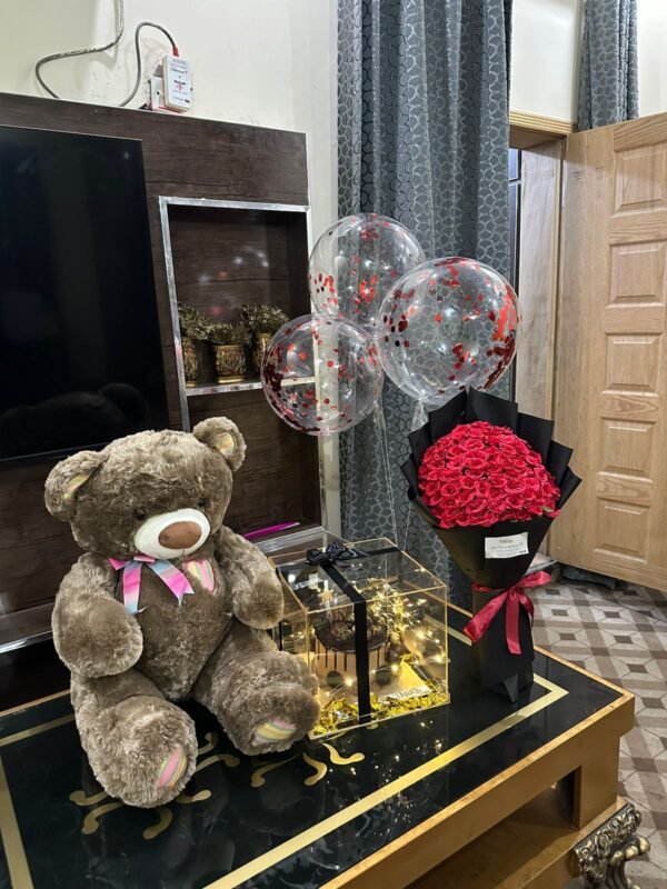 Anniversary Cake Delivery Lahore