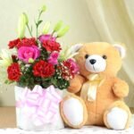 Valentine's day Flowers bear